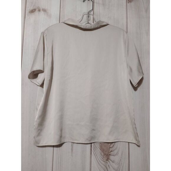 Rachel Rachel Roy Shirt Ladies Medium Cream Button Front Short Sleeve Satin Ligh - Picture 2 of 6